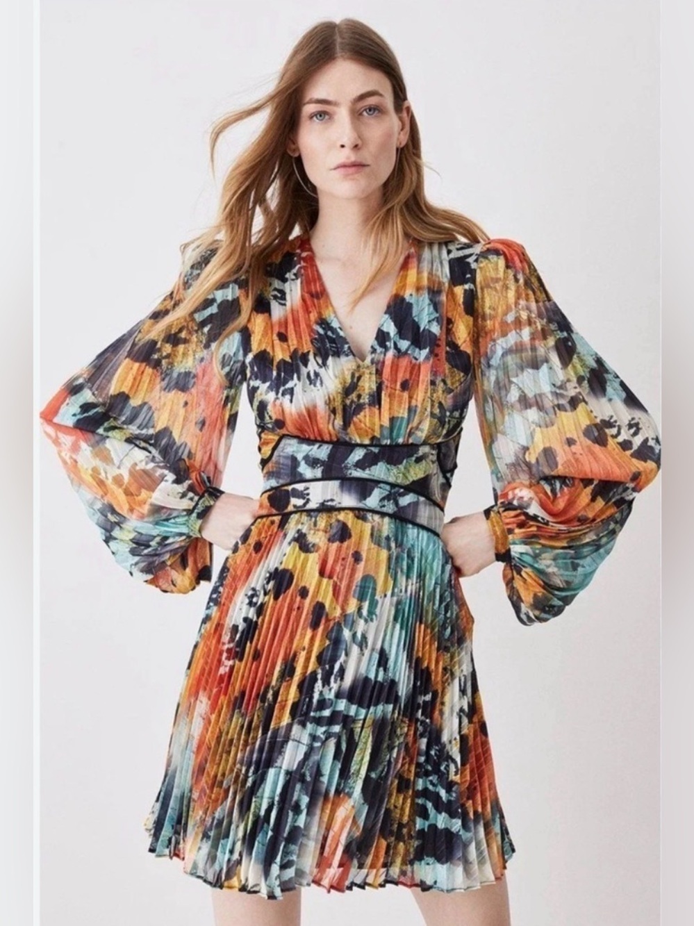 KAREN MILLEN NEW with tags
Abstract Butterfly Pleated Mini Dress Size 4 Wedding